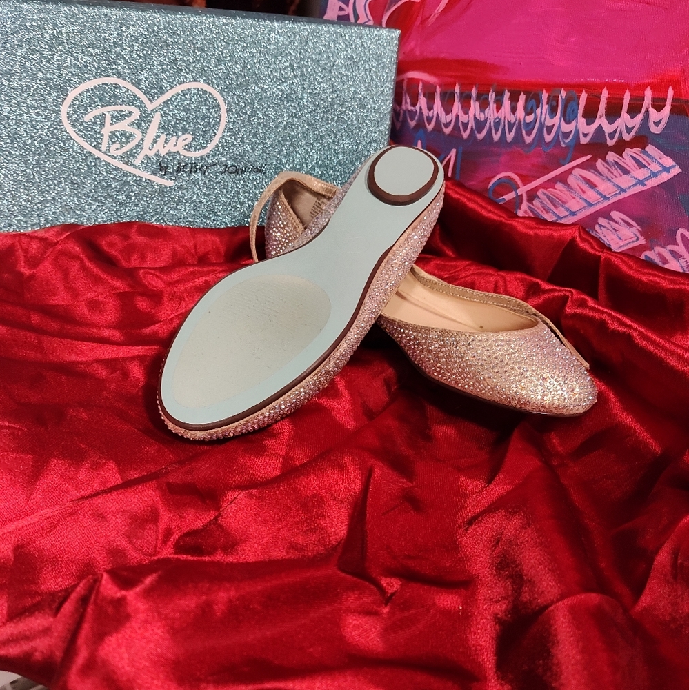 Betsey Johnson champagne glitter flats size 6